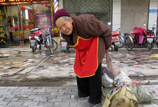 女人五十岁还能买养老保险吗图4