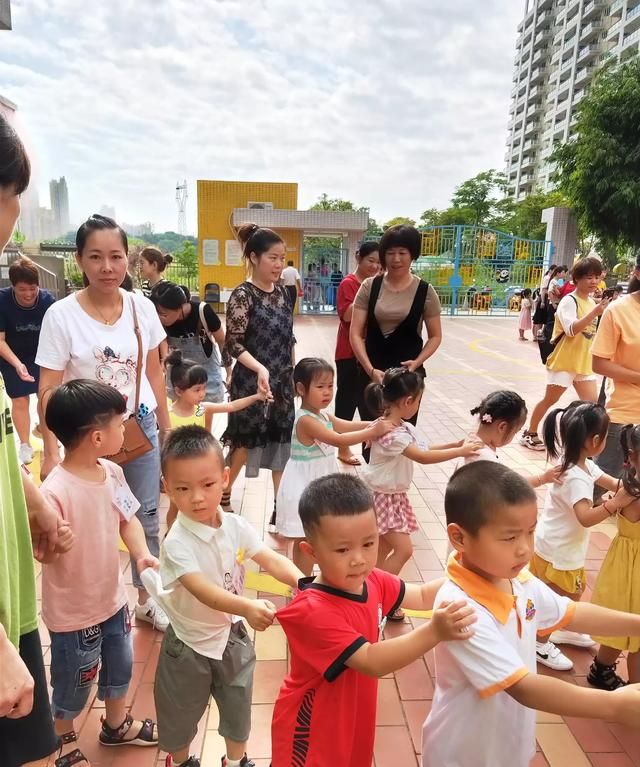 幼儿园经常让家长买东西合法吗,幼儿园要求家长夸夸自己的孩子图3