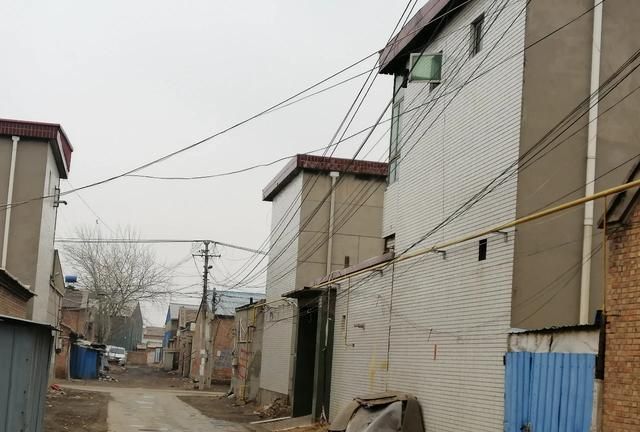 农村为什么盖的房子不住人(为什么农村住宅建成不住人)图1