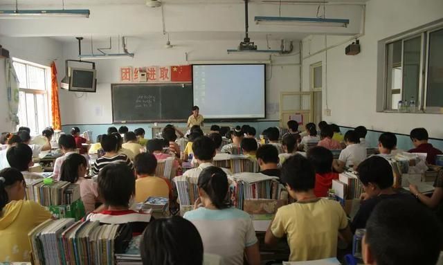 儿子考上大学后要不要办升学宴(儿子考上大学了要不要办升学宴)图4