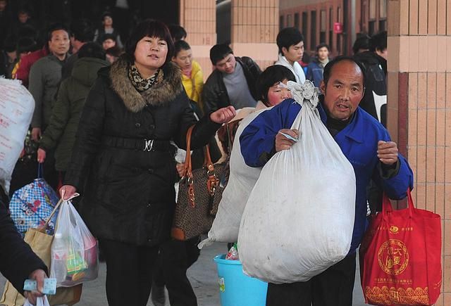 过年不能和亲人团聚的感受,过年亲人团聚的经典句子图3