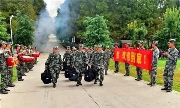 大专学校,在校当兵好还是毕业当兵好呢图2