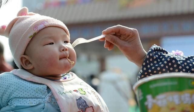 坐月子婆婆不帮忙照顾,婆婆病了你会去伺候吗图2