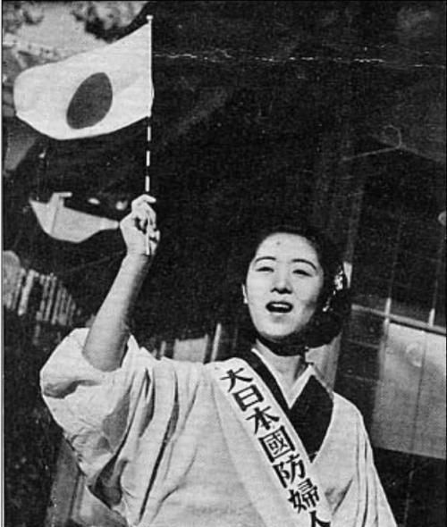 二战中的日本女性是怎样参战(二战中有多少日本女人参战)图5