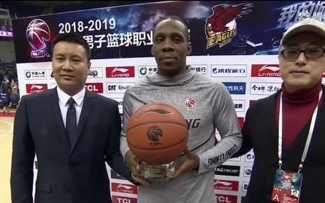 自己认为哈德森得分能力远超马布里，可为什么马布里能在NBA打球，而哈德森却不能