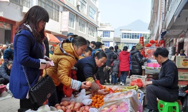 即将过年了，大多数农民都会在什么时候置办年货呢图3