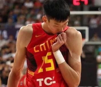 2+6+4VS35+5+3，为何周琦、赵睿回CBA就爆发是在国家队没拼还是CBA强度低图7