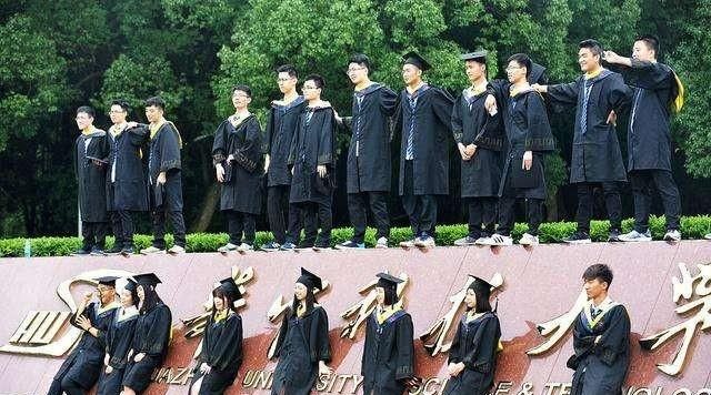 怎么样在大学搞垮一个人：在大学怎么样一个人度过图4