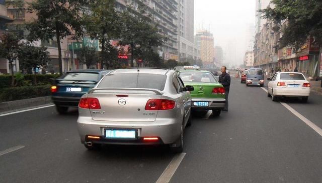 开车路上最讨厌的车是什么车（很讨厌开车）图2