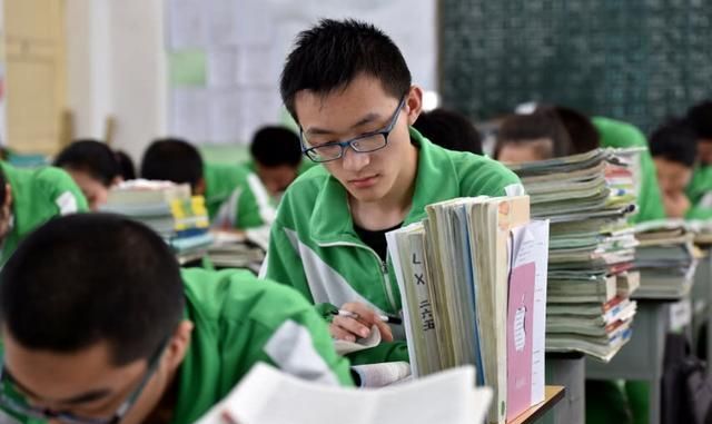 高考成绩陆续出炉，怎样安慰发挥不理想的学生呢图9