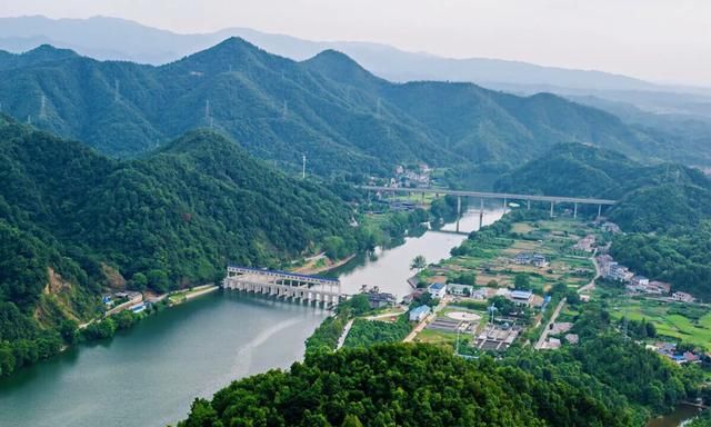 在山顶怎样拍摄山下面的风景最好看图7