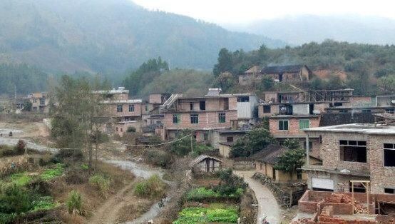 现在大城市房价这么高，农村的孩子还要考大学来大城市工作吗图1