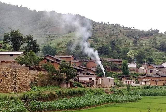 现在一些地方农村种庄稼不挣钱，一些农村人吃得好穿得好钱从哪些地方来图5