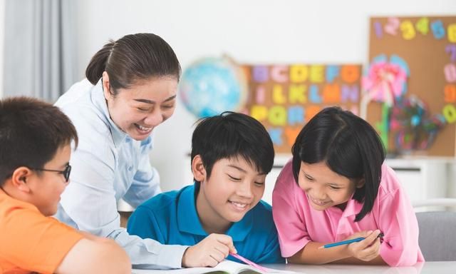 学校老师去学生家做家访，是挑学习成绩好的还是学习成绩差的图7