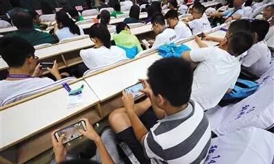 学校到底该不该允许学生带手机进课堂如果禁止，你会支持吗图3