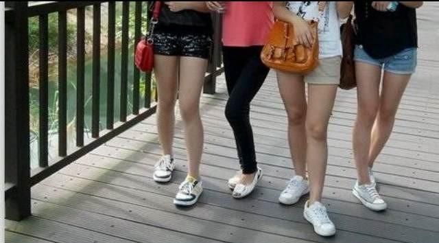 为什么那么多美女做直播图1