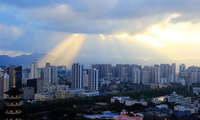 农村现在都是六十以上的老人了，年轻人都进城了，农村会消亡吗图6