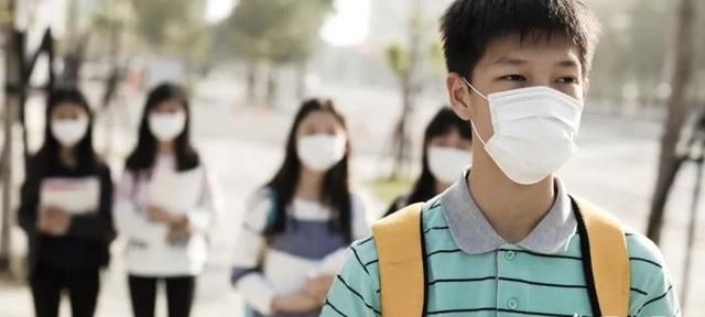 大学陆续发布开学通知了，在外地读书的湖北籍大学生怎么办也跟着一起开学吗图2