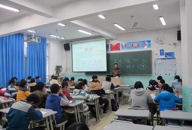 大学陆续发布开学通知了，在外地读书的湖北籍大学生怎么办也跟着一起开学吗图5