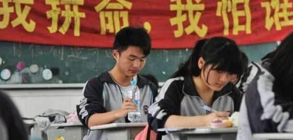 为什么大学毕业后，同学间都很少联系了，是真的相见不如怀念么图8