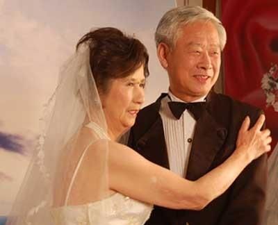 六十岁以上的单身男女作伴过日子，是结婚好还是同居好图4