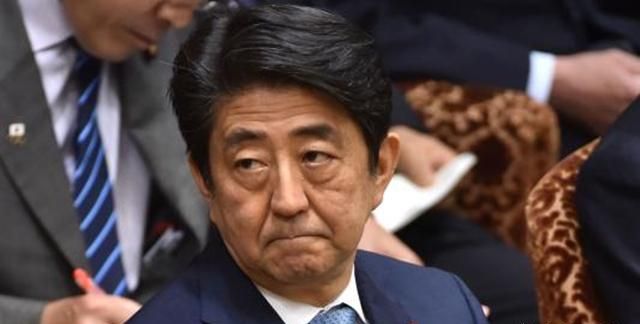 正值安倍晋三访问伊朗期间，日本油船被袭，有人说这是对日本赤裸裸的挑衅，日本后期会如何表现呢图1