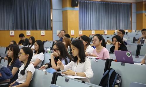 大学生怎样树立正确的意识形态观图1