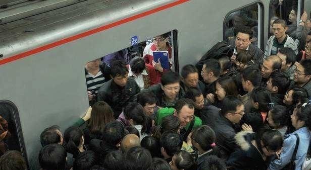 大学毕业后应该去大城市发展还是回老家发展啊图3