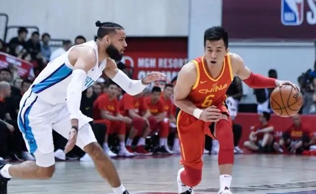 时隔12年，中国男篮在NBA夏季联赛上再次赢球，84：80战胜黄蜂，你怎么评价本场比赛图1