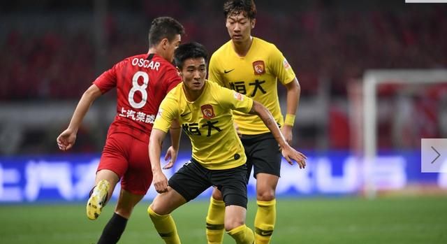 缺兵少将的广州恒大客场2-0拿下上海上港，他们靠什么赢球你怎么看图3