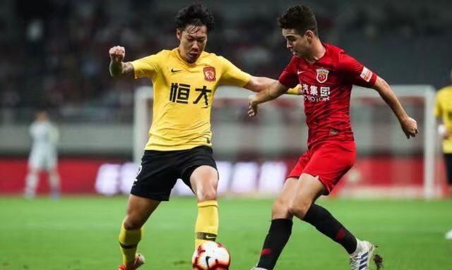 缺兵少将的广州恒大客场2-0拿下上海上港，他们靠什么赢球你怎么看图18