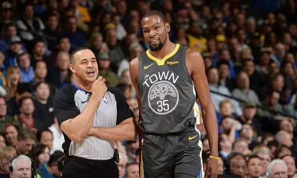 NBA季后赛收视率下滑明显，詹姆斯缺席并非关键，那么到底问题出在哪里图3